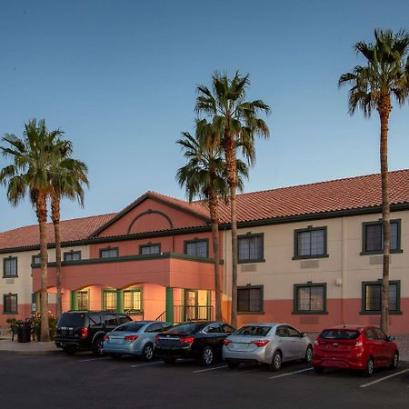 Baymont By Wyndham Phoenix I-10 Near 51St Ave Екстериор снимка