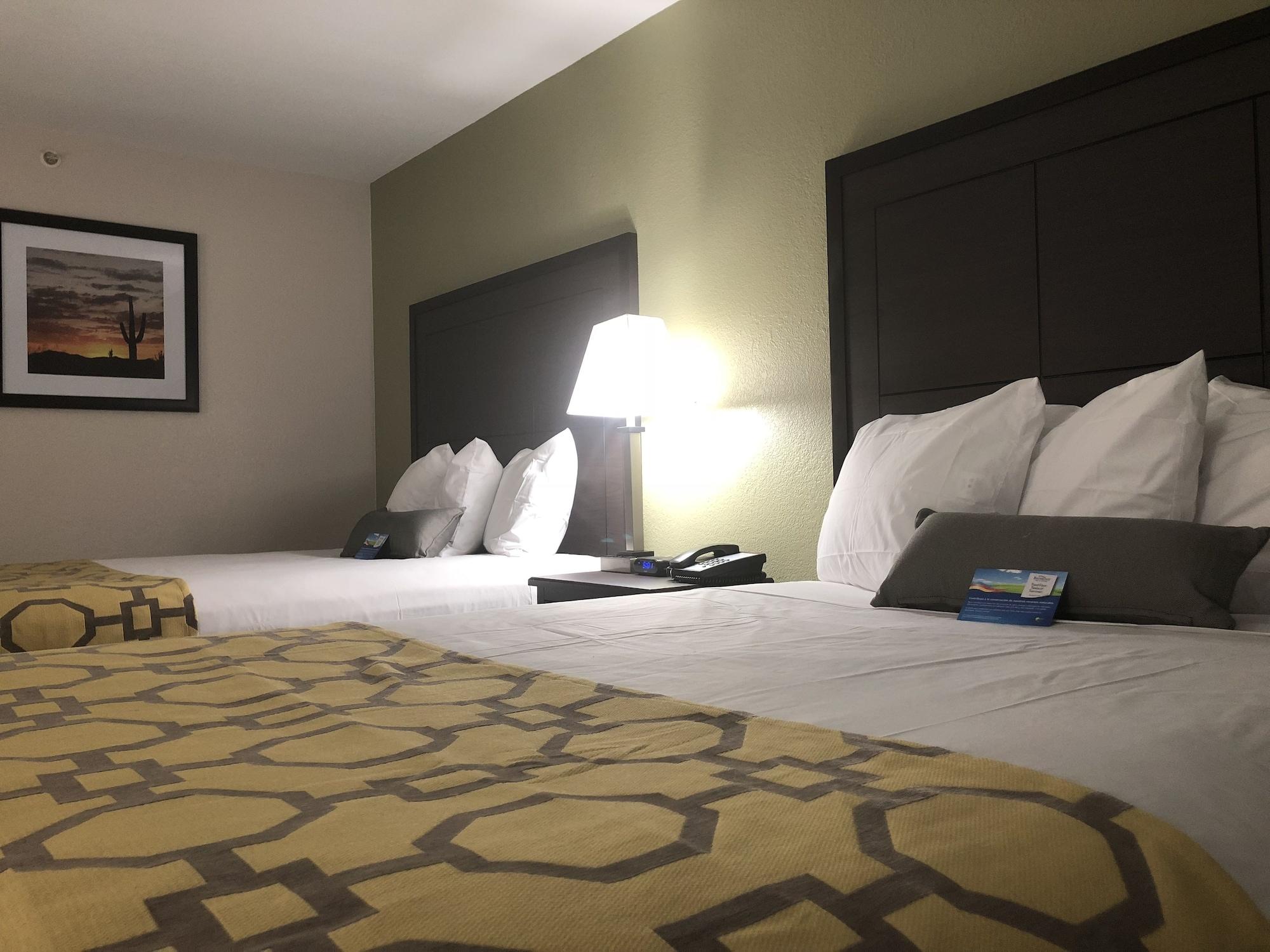 Baymont By Wyndham Phoenix I-10 Near 51St Ave Екстериор снимка