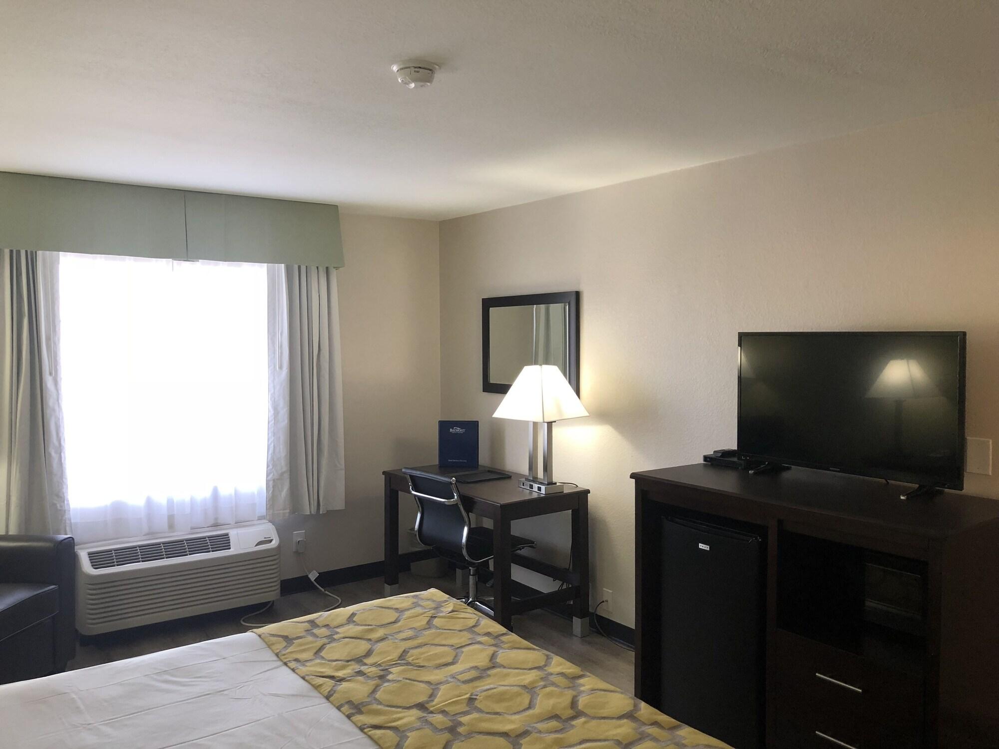 Baymont By Wyndham Phoenix I-10 Near 51St Ave Екстериор снимка