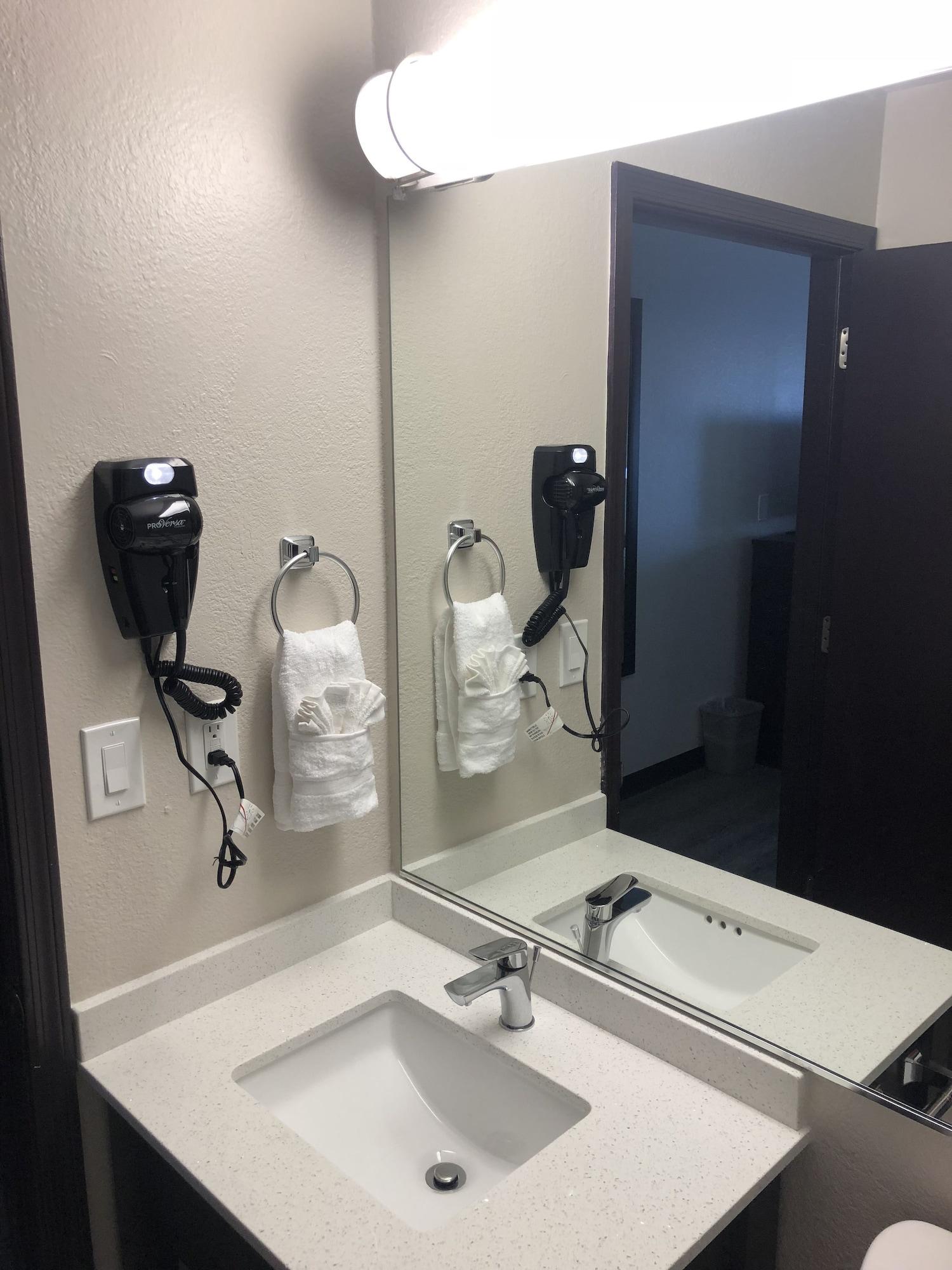 Baymont By Wyndham Phoenix I-10 Near 51St Ave Екстериор снимка