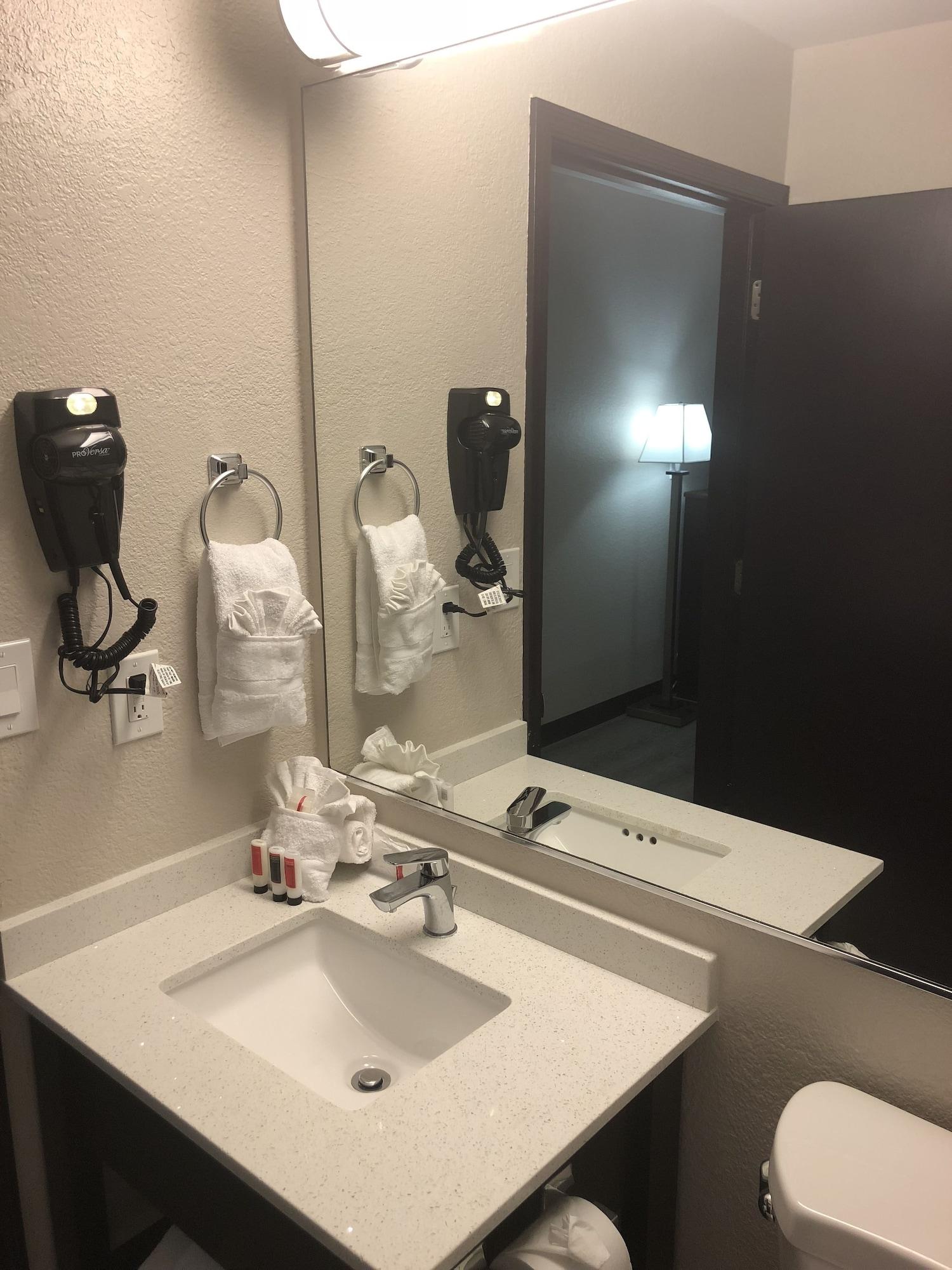 Baymont By Wyndham Phoenix I-10 Near 51St Ave Екстериор снимка
