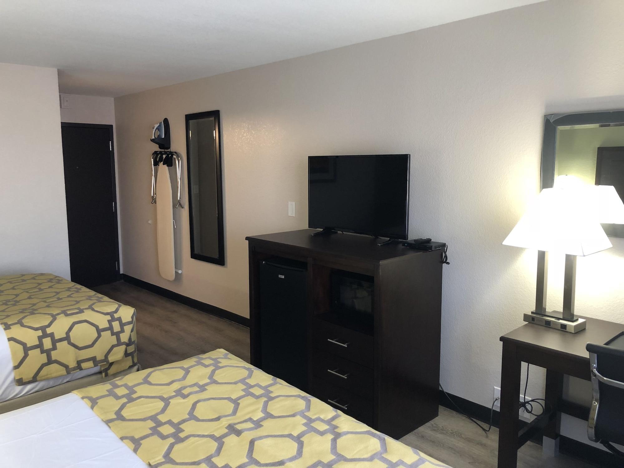 Baymont By Wyndham Phoenix I-10 Near 51St Ave Екстериор снимка