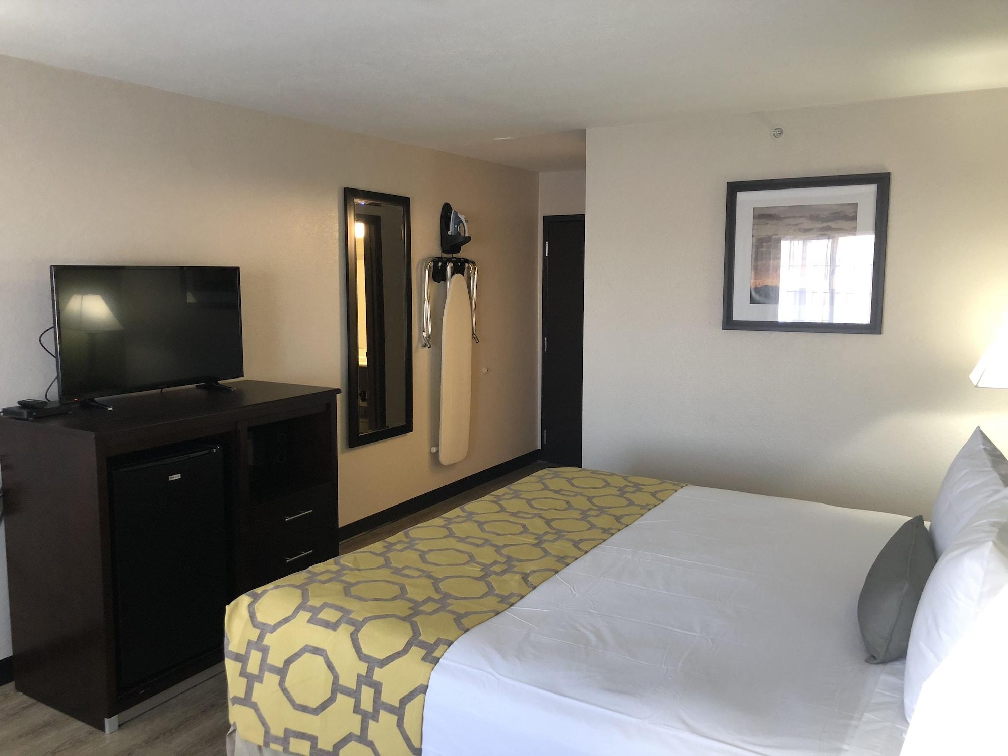 Baymont By Wyndham Phoenix I-10 Near 51St Ave Екстериор снимка
