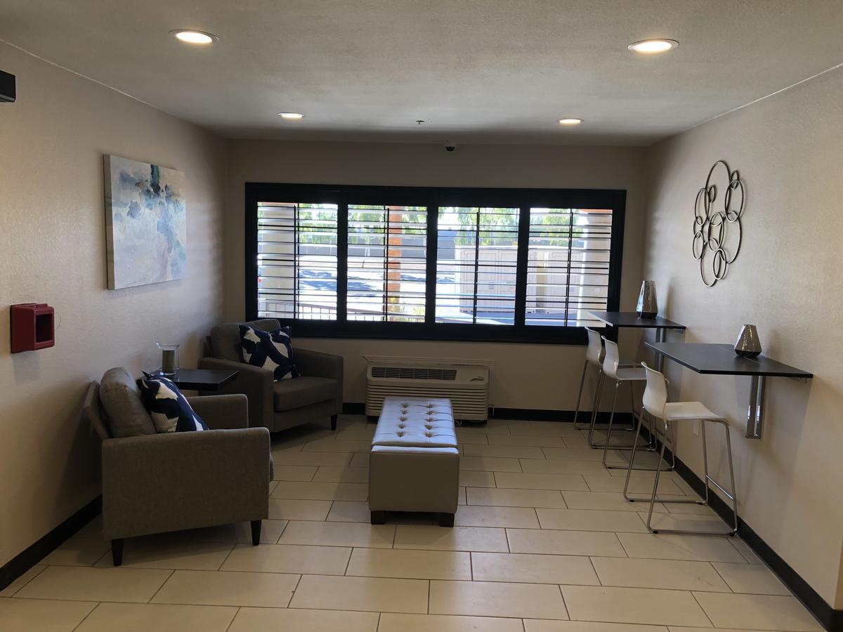 Baymont By Wyndham Phoenix I-10 Near 51St Ave Екстериор снимка