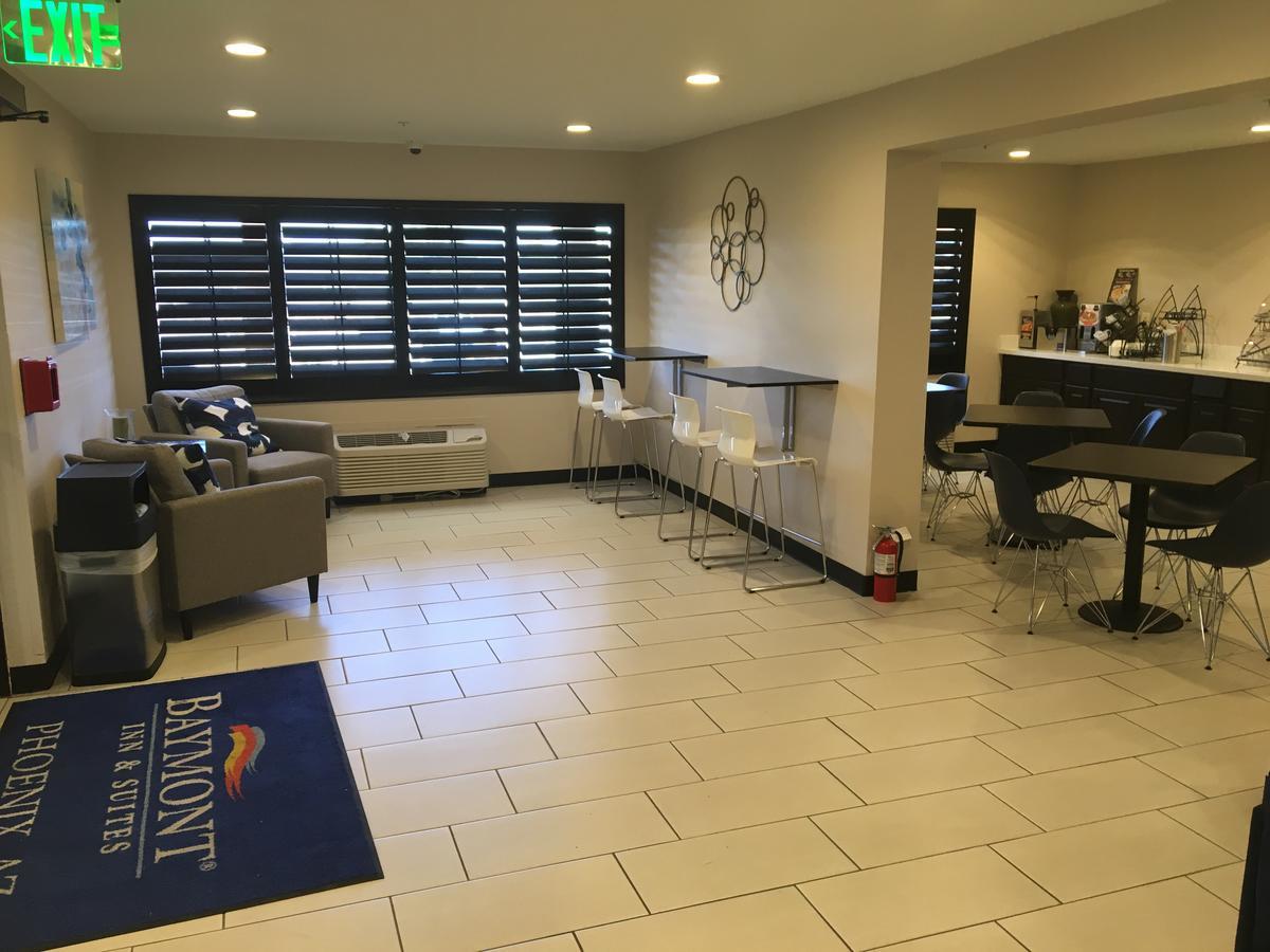 Baymont By Wyndham Phoenix I-10 Near 51St Ave Екстериор снимка