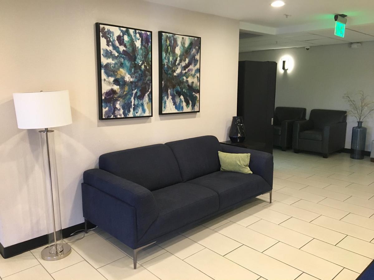 Baymont By Wyndham Phoenix I-10 Near 51St Ave Екстериор снимка